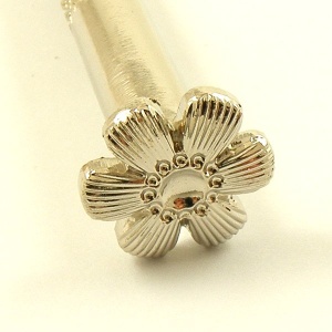 J816  Embossing Stamp Large Textured Flower