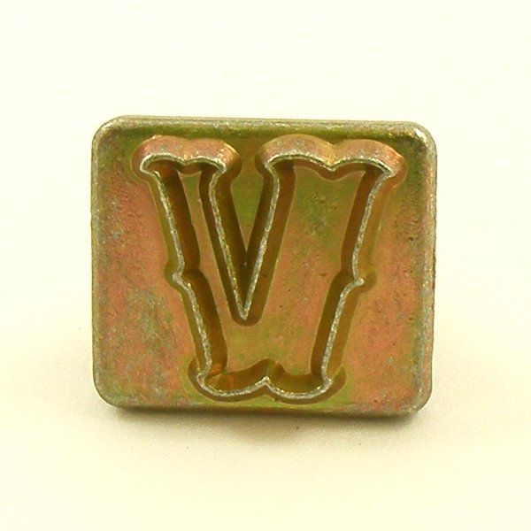 HALF PRICE 19mm Decorative Letter V Embossing Stamp artisanleather.co.uk