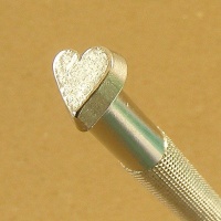 O86 Heart Embossing Stamp
